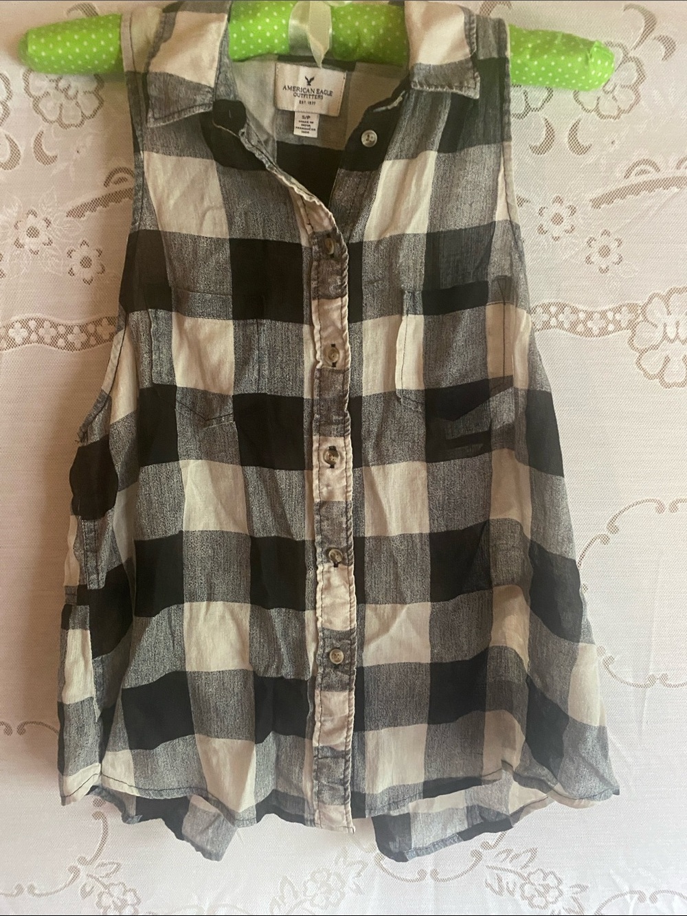 American Eagle Outfitters Black and White Sleeveless Plaid Button-Up Tank